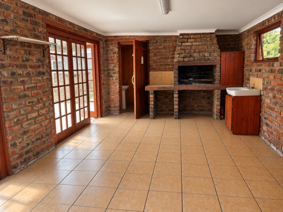 To Let 4 Bedroom Property for Rent in Beacon Bay Eastern Cape